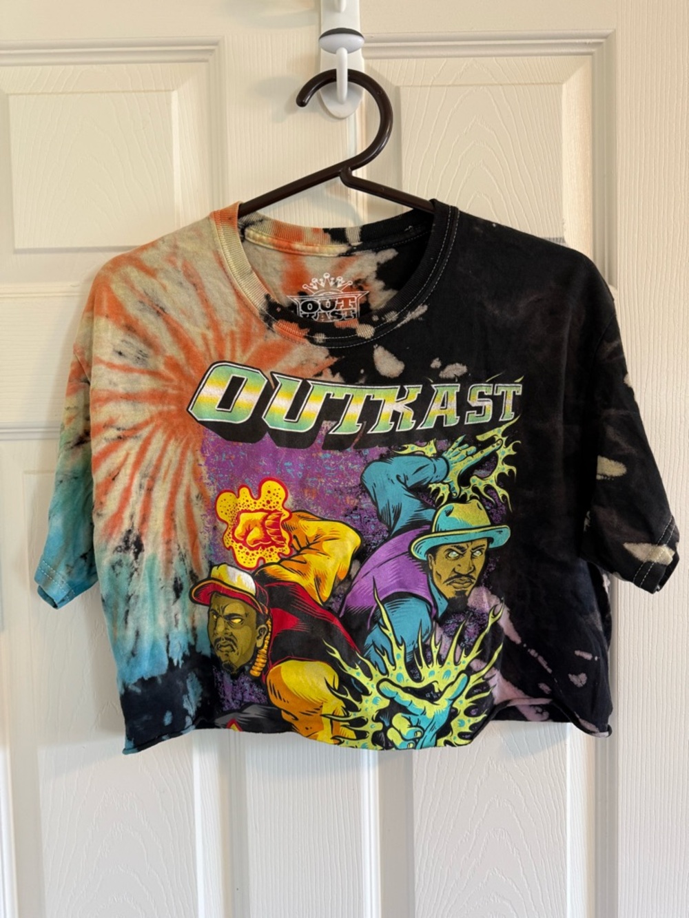 Tie-Dye Outkast Graphic Cut-Off Crop Tee